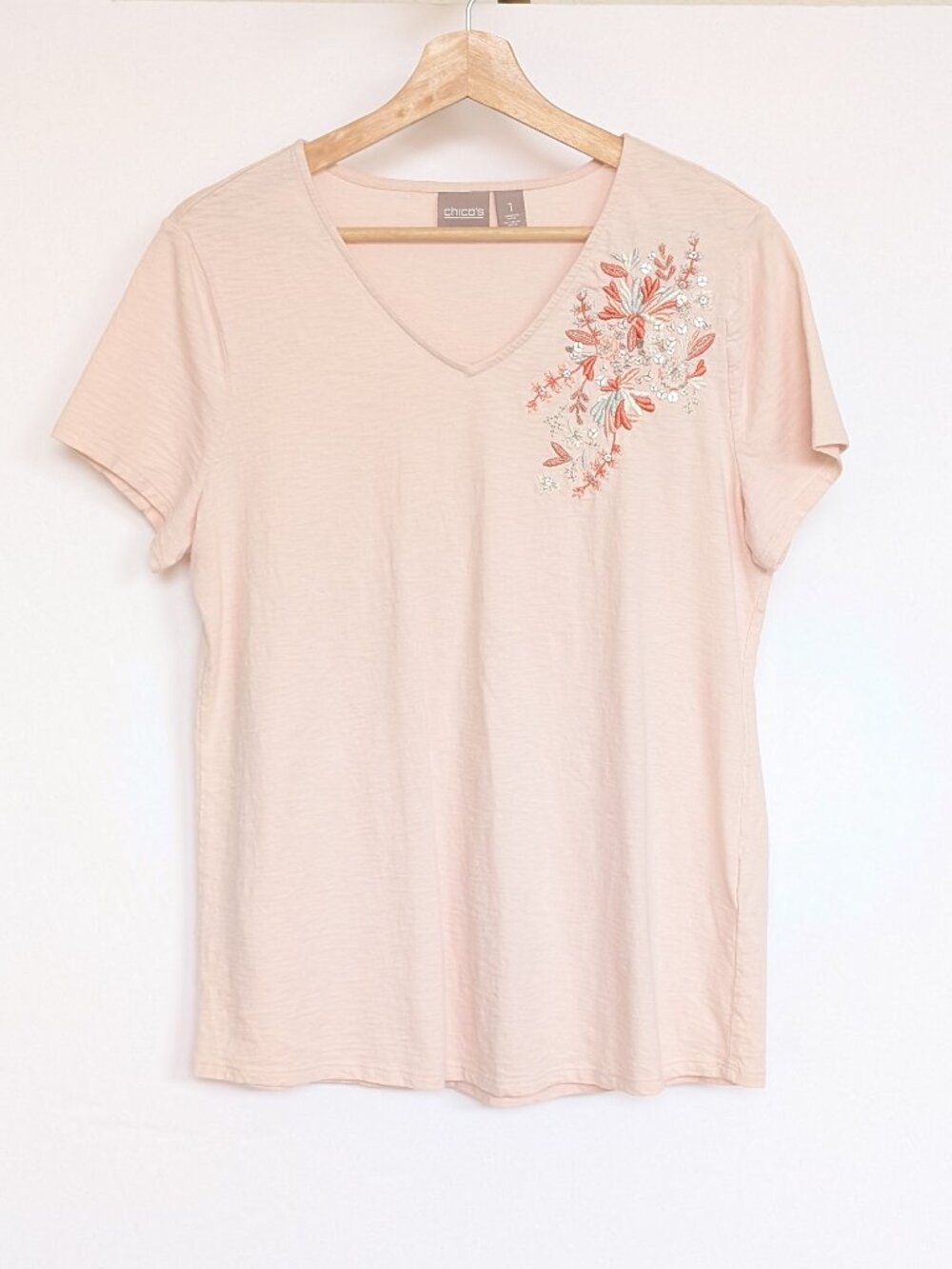 Chico's Short Sleeve Embroidered Floral V-neck Tee Pink Chico's size 1 (US 6)